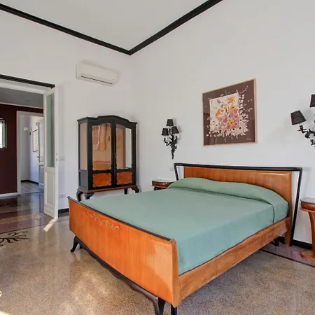 Tibullo ,classico Ed Elegante Апартаменты
