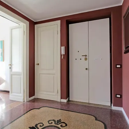 Tibullo ,classico Ed Elegante Апартаменты