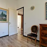 Tibullo ,classico Ed Elegante