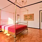 Tibullo ,classico Ed Elegante ローマ