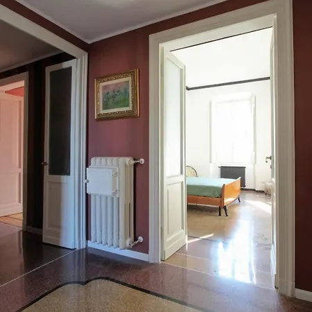 Tibullo ,classico Ed Elegante 아파트 *