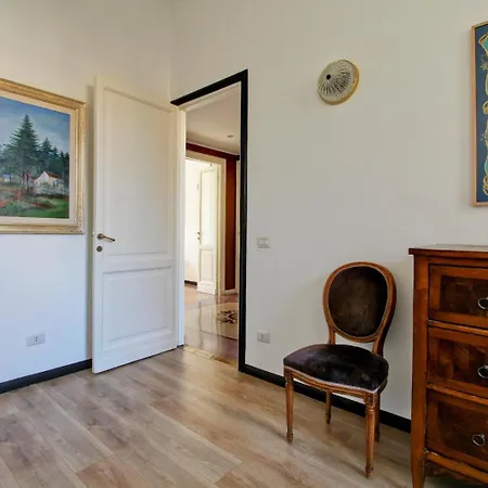 Tibullo ,classico Ed Elegante