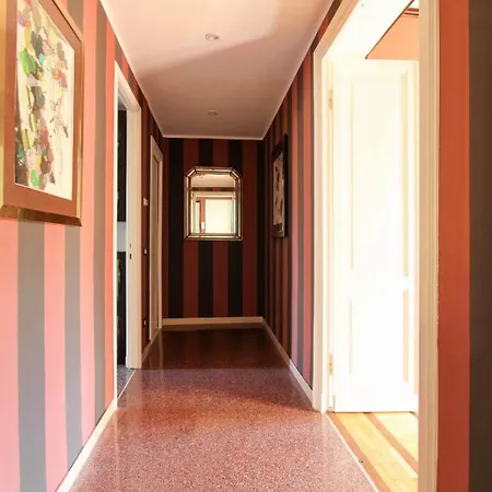 아파트 Tibullo ,classico Ed Elegante *