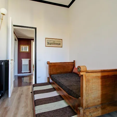 아파트 Tibullo ,classico Ed Elegante *