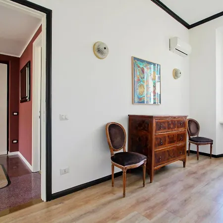 Tibullo ,classico Ed Elegante Apartamento *