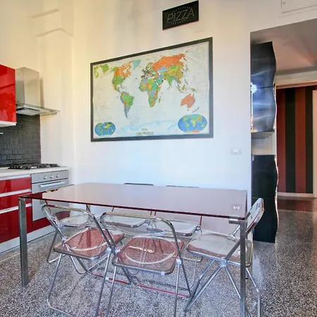 Tibullo ,classico Ed Elegante 아파트