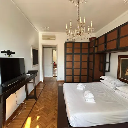 Tibullo ,classico Ed Elegante *