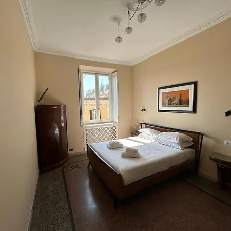 Tibullo ,classico Ed Elegante Apartamento Roma